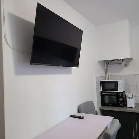Studio Centre Avec Box Internet
