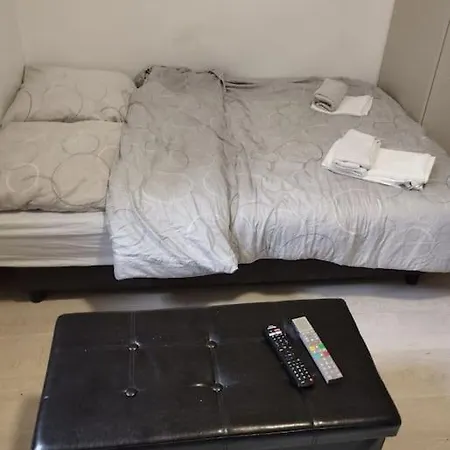 Studio Centre Avec Box Internet *